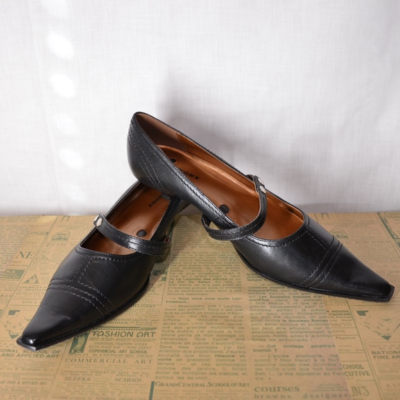 Bronx Styled by Dijkmans Kitten Heel Oxford - Picture 2 of 5